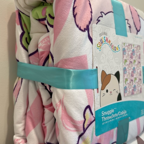 NEW Squishmallow Snuggle Throw Blanket 50" x 70" - Picture 8 of 9